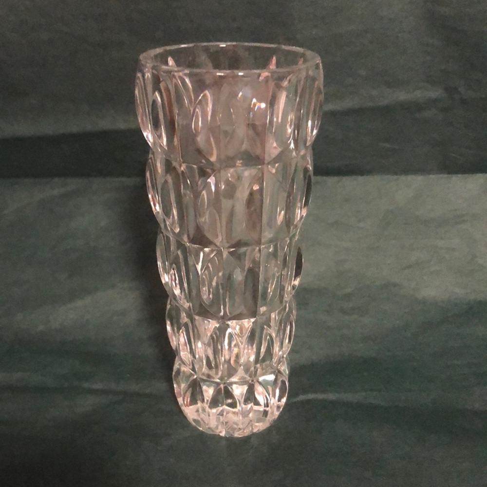 Crystal vase about 5 inches high.